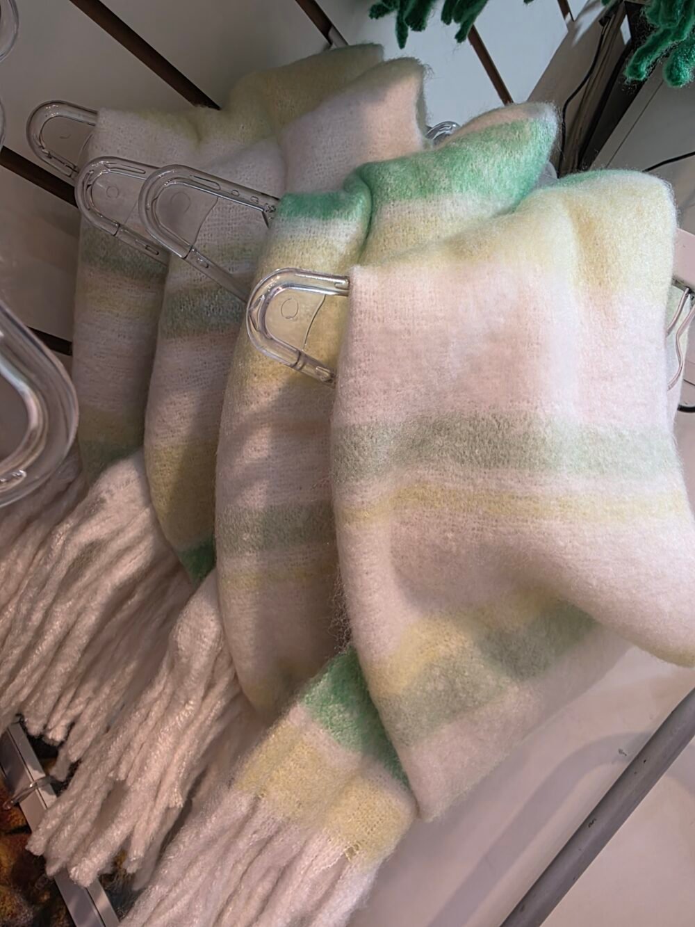 BUFANDA COMBINADA - VERDE CLARO/BLANCO